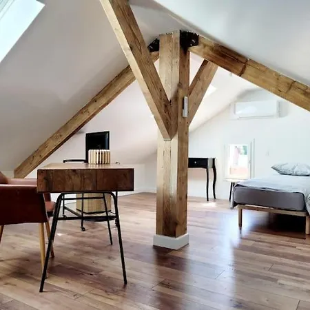 Maison Bord De *